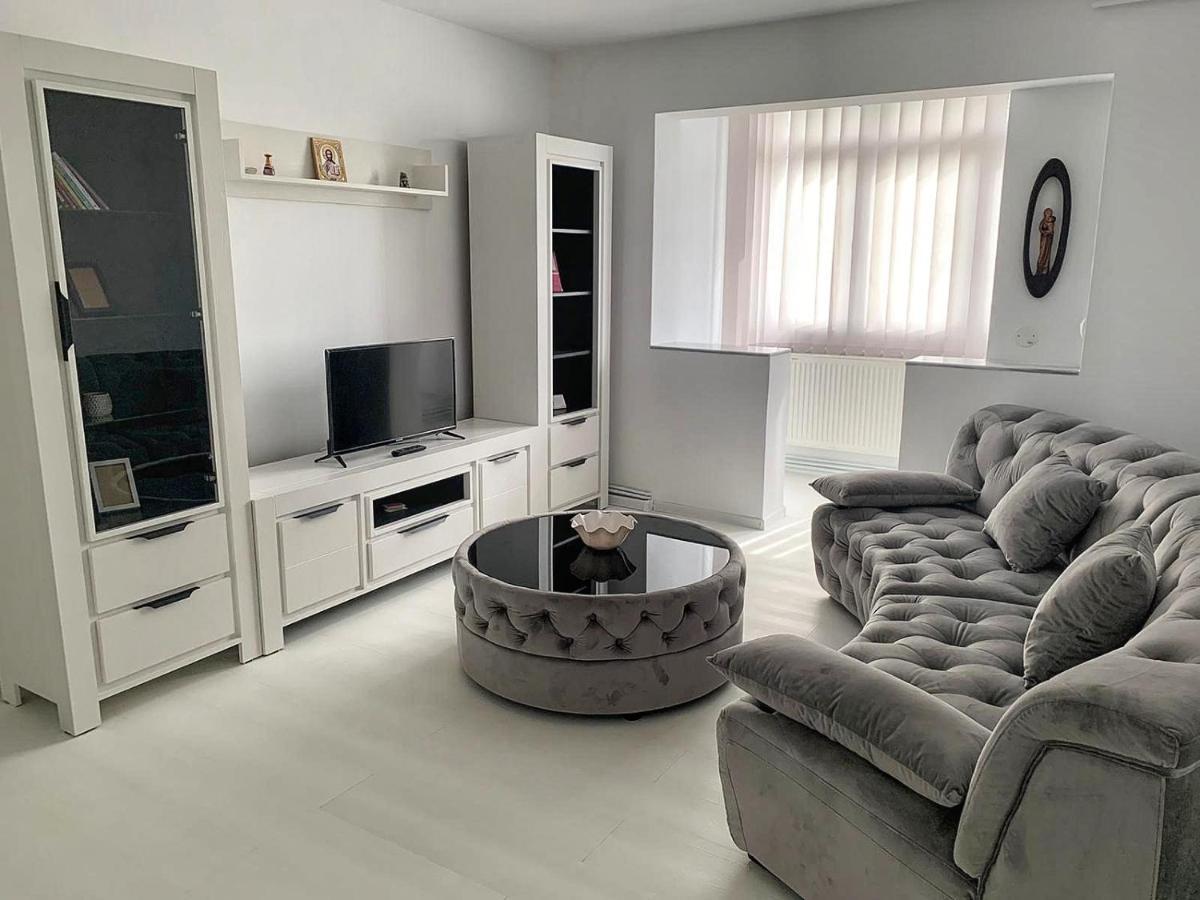 White & Elegant Luxury Apartament Daire Craiova Dış mekan fotoğraf